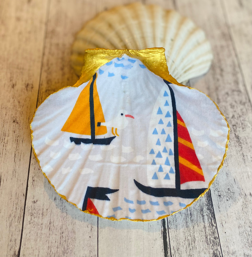 Scallop shell trinket dish - sailboats