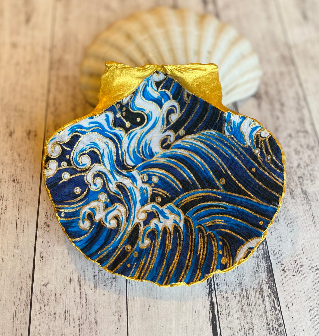 Scallop shell trinket dish - wave