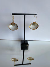 Load image into Gallery viewer, White Shell earrings - gold fan
