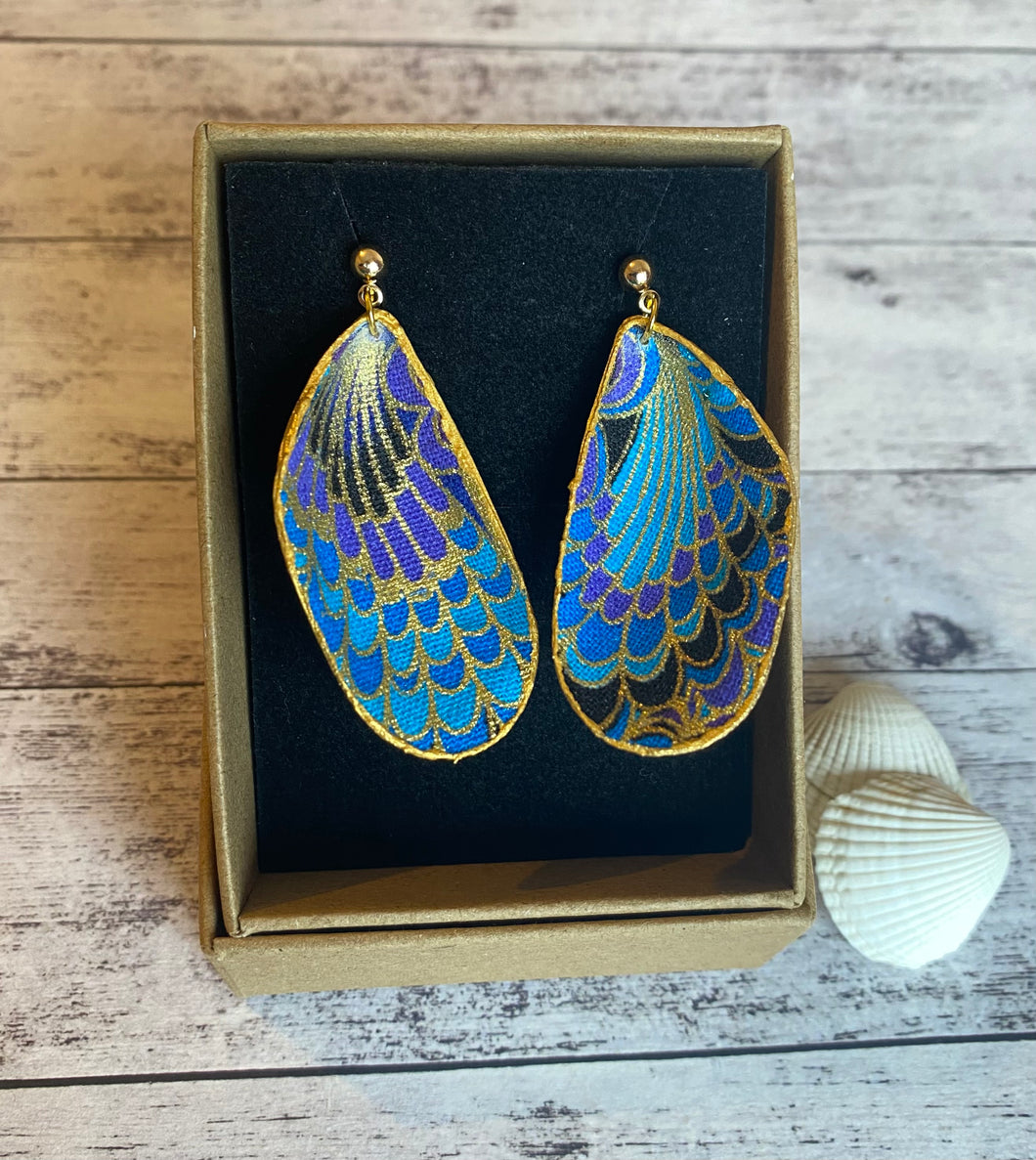 Fabric shell earrings - royal plume