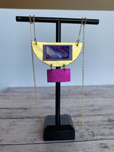 Load image into Gallery viewer, Necklace - geometric gold
