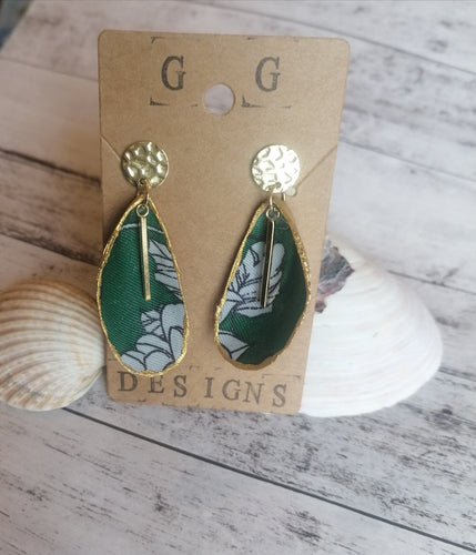 mussel shell earrings fabric coated mussel shell Irish mussel shells gold plated disk findings drop earrings sustainable earring designs shell craft handmade earrings GG Designs Irish crafted emerald green white flower print gold plated bar detail