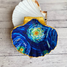 Load image into Gallery viewer, Scallop trinket dish - Starry Night
