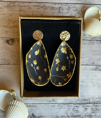 mussel shell earrings fabric coated mussel shell Irish mussel shells gold plated disk findings drop earrings sustainable earring designs shell craft handmade earrings GG Designs Irish crafted black and tan Posey flower print