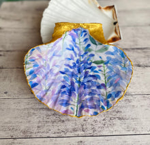 Load image into Gallery viewer, Scallop trinket dish - Wisteria
