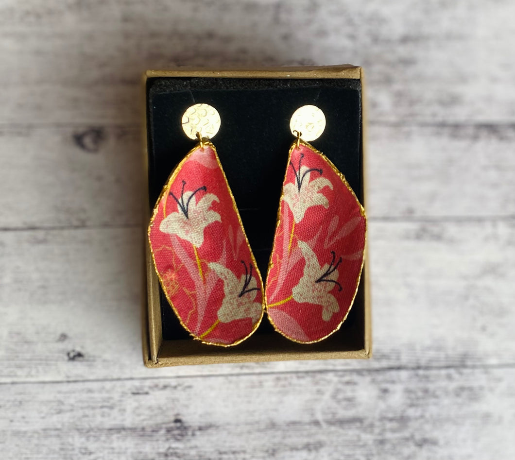 Fabric shell earrings - coral lilies